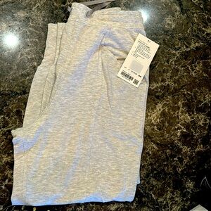 Lululemon Still Chill Jogger Size 6 BNWT